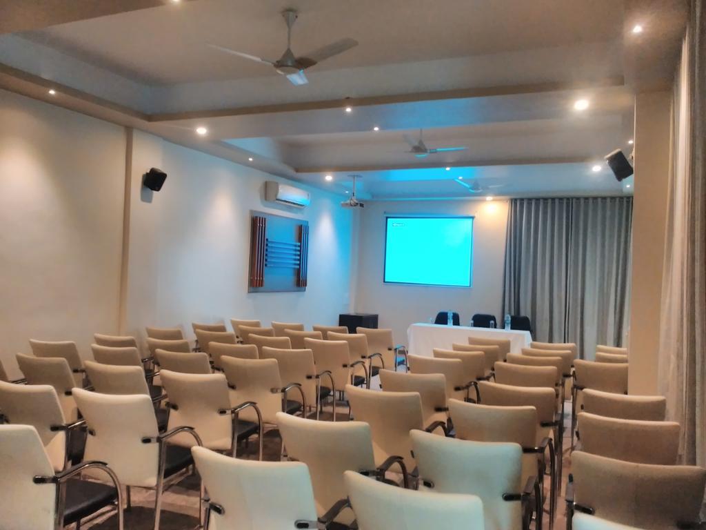 Hotel Nawalgarh Plaza Esterno foto